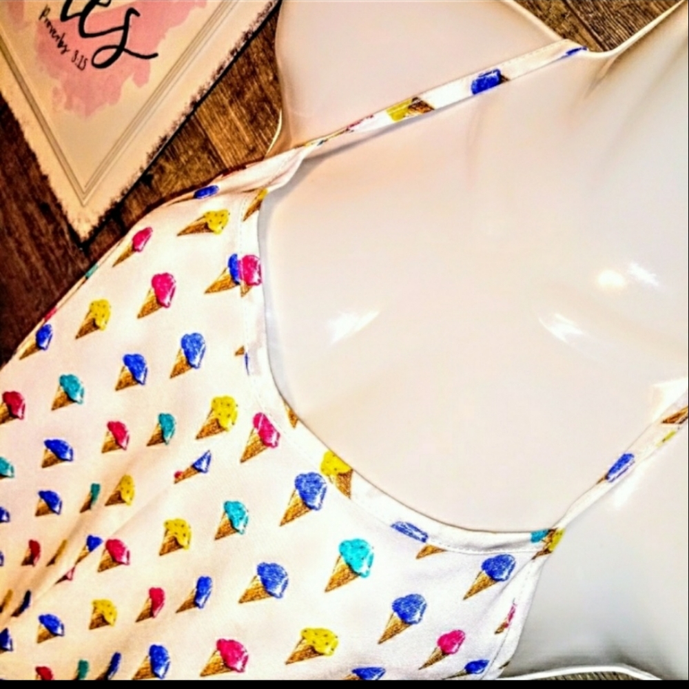 Joyce Romper Size Medium Silky Icecream Print NWOT - Picture 8 of 11